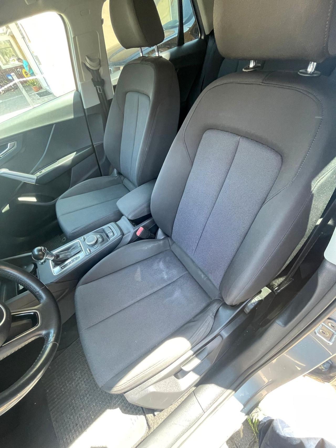 Audi Q2 30 TDI S tronic Identity Black