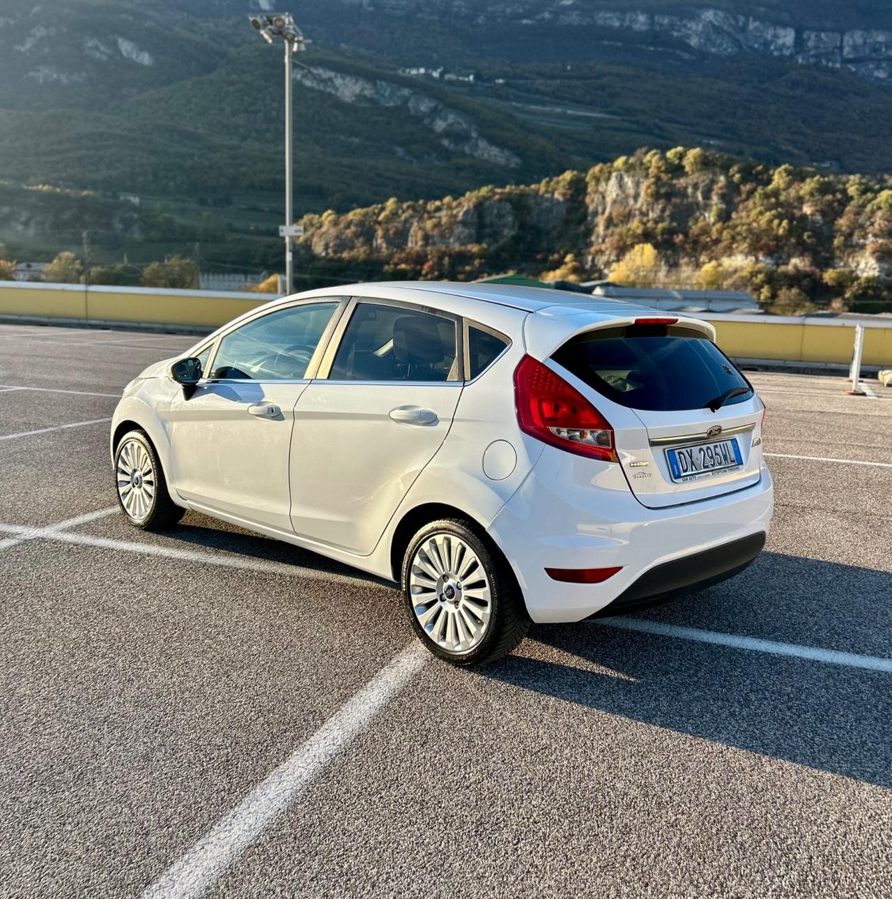 Ford Fiesta 1.4 TDCi 5p. Titanium Neopatentati