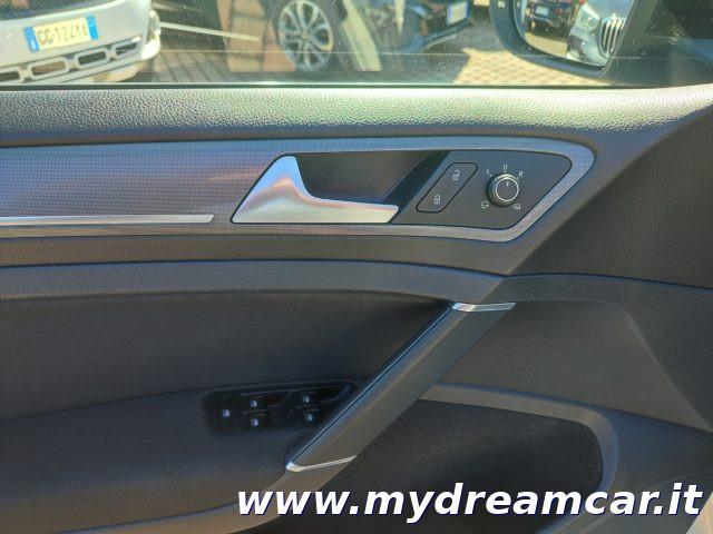 VOLKSWAGEN Golf 1.4 TSI 5p. R-line