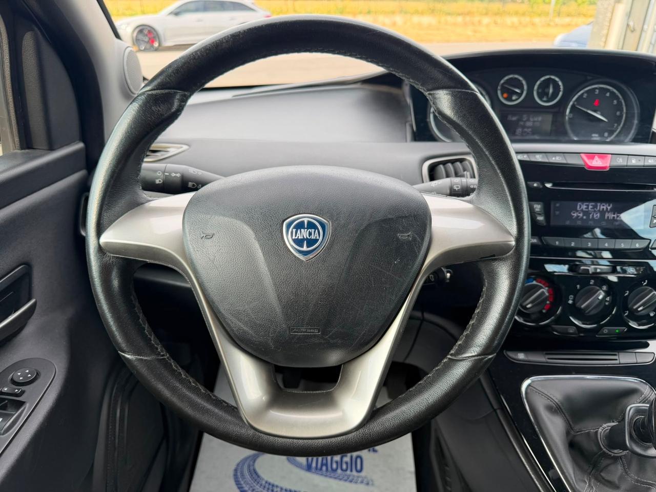 Lancia Ypsilon 0.9 TwinAir 85 CV 5 porte Metano Ecochic Elle