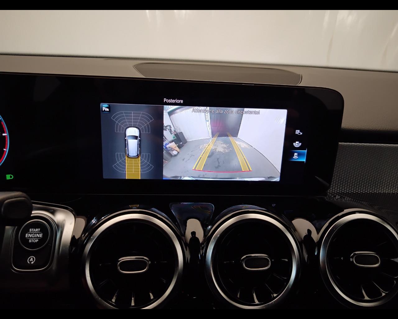 Mercedes-Benz GLB - X247 2019 - GLB 180 d Business Extra auto