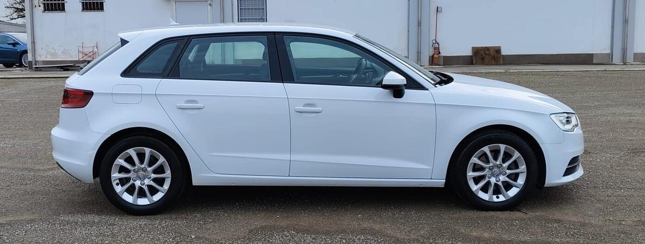 Audi A3 1.6 TDI clean diesel Attraction