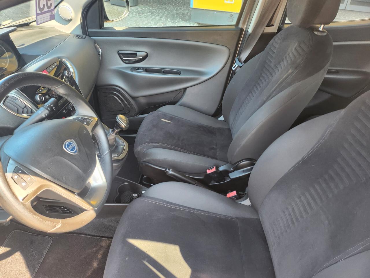 Lancia Ypsilon 1.3 MJT 16V 95 CV 5 porte S&S Silver