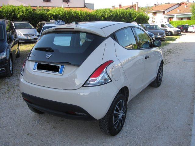 LANCIA Ypsilon 0.9 TwinAir 85 CV 5p. Metano Ecochic NEOPATENTATI