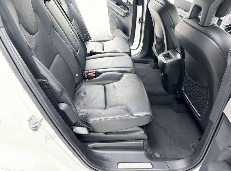 Volvo XC90 XC90 B5 (d) 235CV AWD GEARTRONIC 5 POSTI MOMENTUM PRO