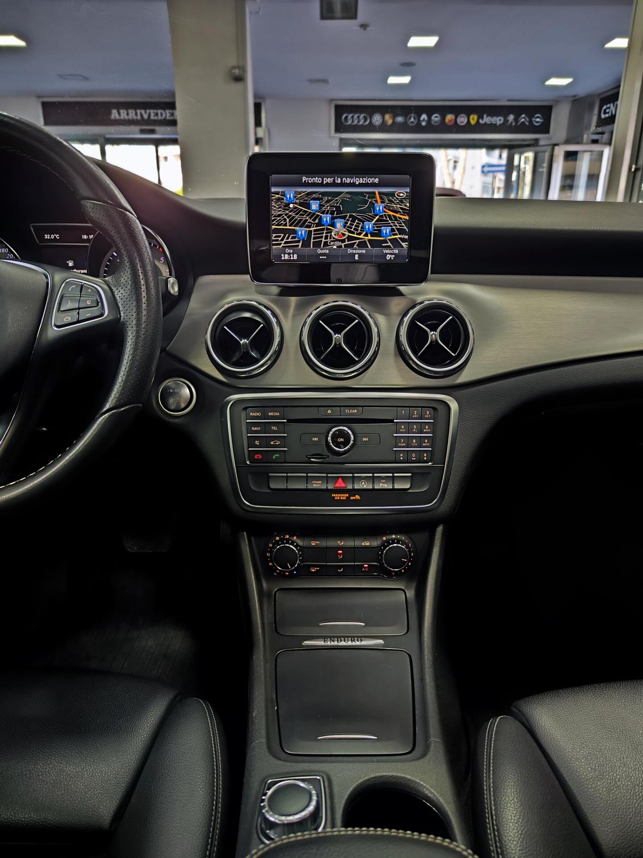 Mercedes-benz GLA 180 d Automatic Sport Tetto