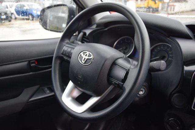 TOYOTA Hilux doppia cabina 2.4D 4WD