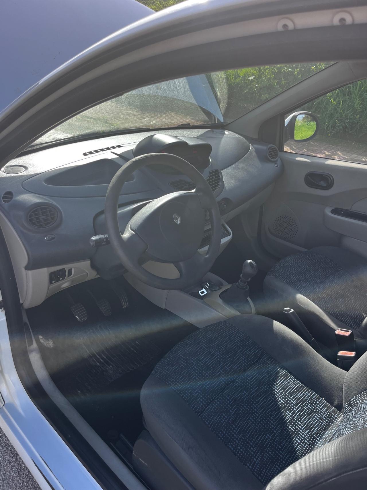 Renault twingo 1.2 benzina 2009 neopatentati