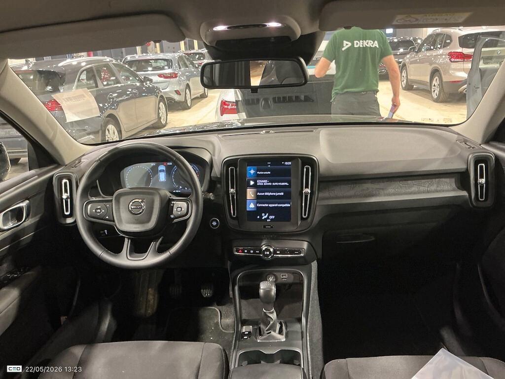 VOLVO XC40 1.5 T2 129CV 6M. MOMENTUM PRO ( FARI LED - COCKPIT - CRUISE - NAVI - MIRROR - SENSORI POST. )