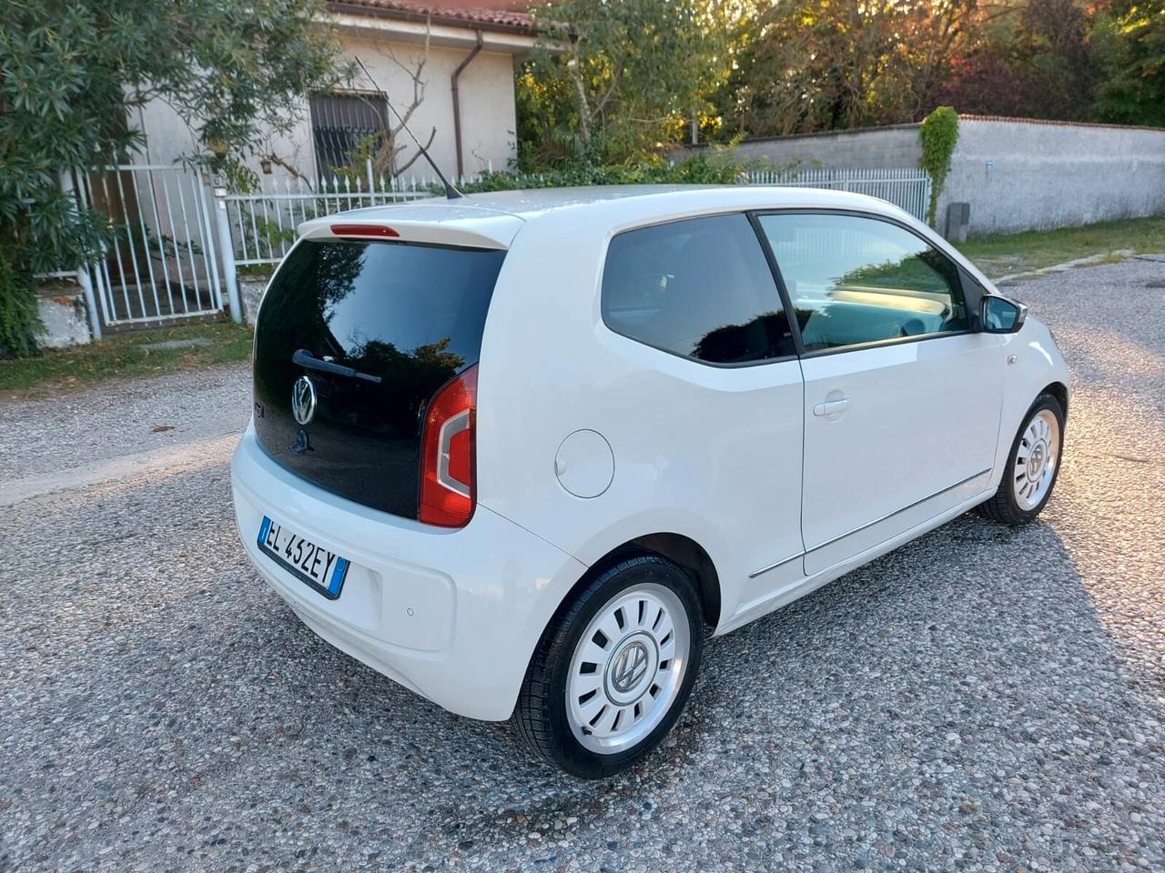 Volkswagen up! 1.0 75 CV 3p. take