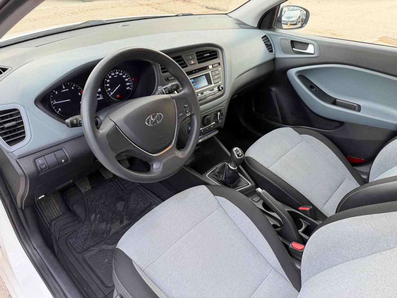 Hyundai i20 1.1 CRDi 75 cv 2015 114.000 km