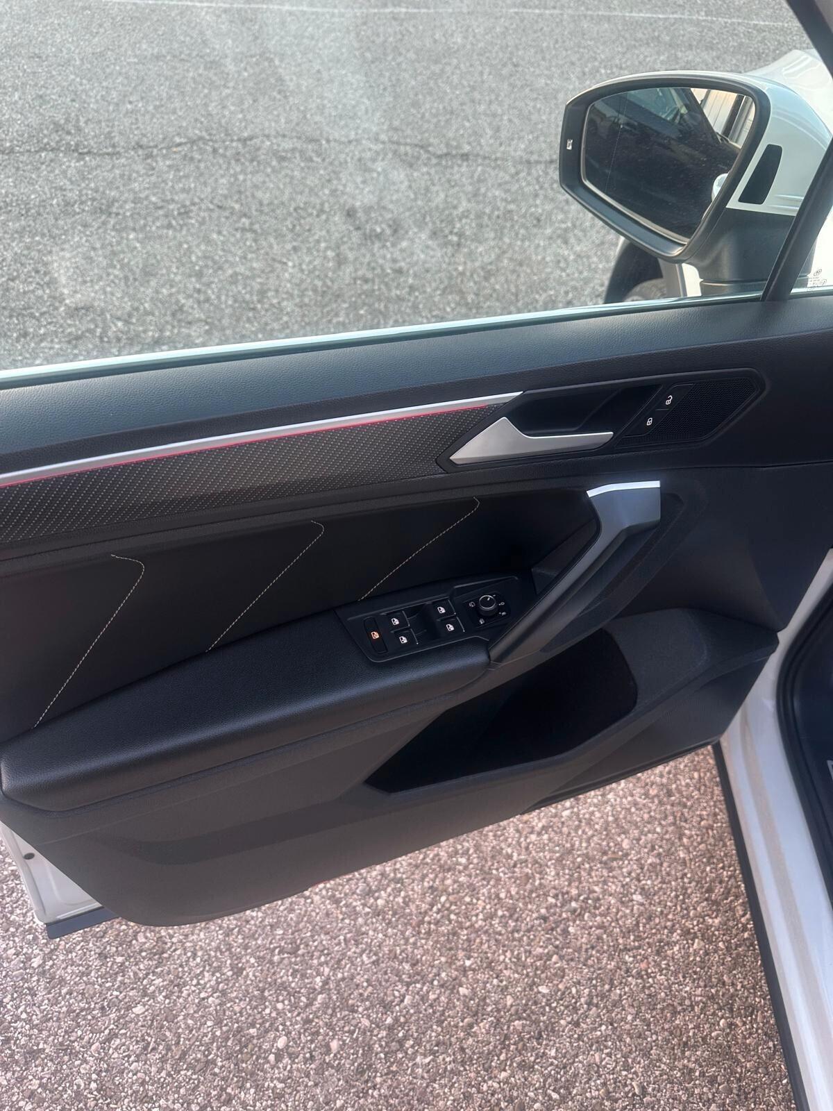 Volkswagen Tiguan 2.0 TDI 150 CV SCR DSG R-Line