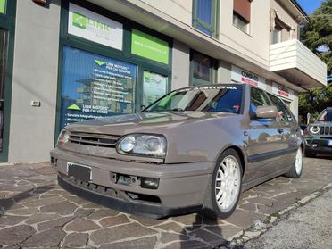 VOLKSWAGEN Golf GTI 3 serie