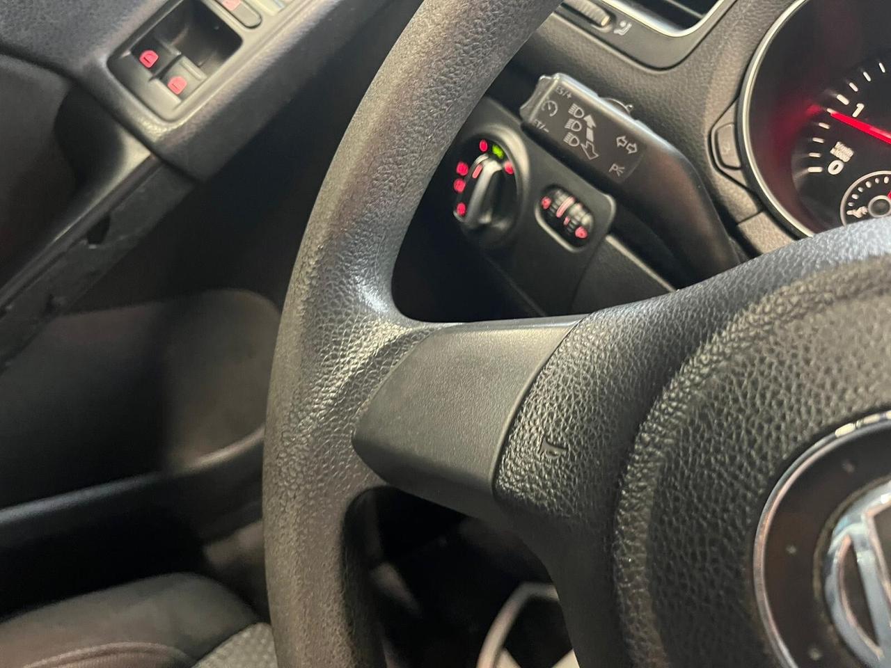 Volkswagen Golf 1.6 TDI DPF 5p. Trendline OK NEOPATENTATI