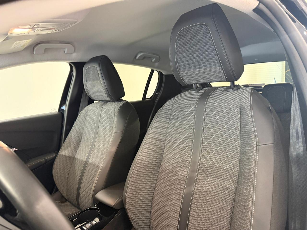 PEUGEOT 208 ALLLURE PACK 1.2 100CV ANNO 2025 CON 15.000KM