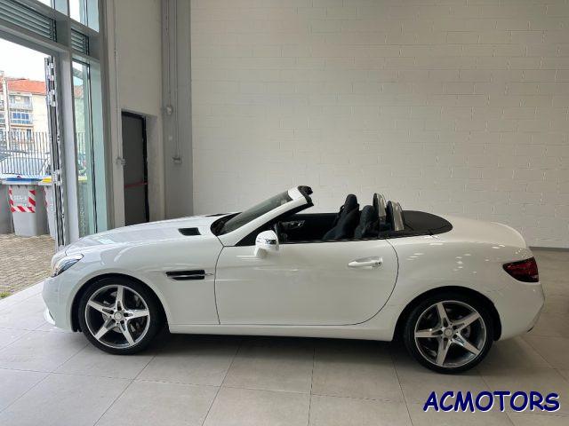 MERCEDES-BENZ SLC 200 AMG line