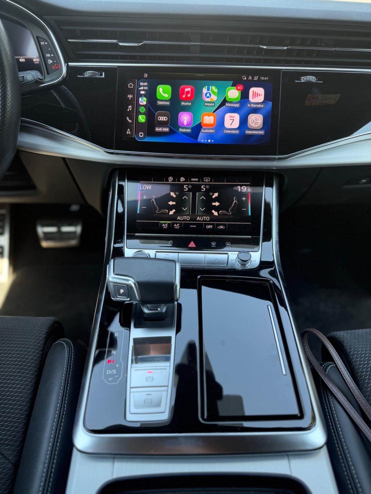 Audi Q8 50 TDI 286 CV quattro S-line identity BLACK