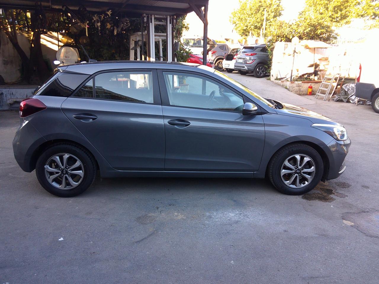 Hyundai i20 1.2 5 porte Tech 18
