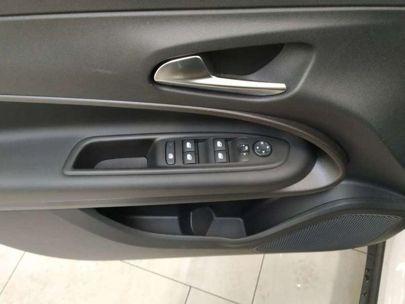 Jeep Avenger 1.2 turbo e-hybrid mhev Altitude fwd 110cv edct6