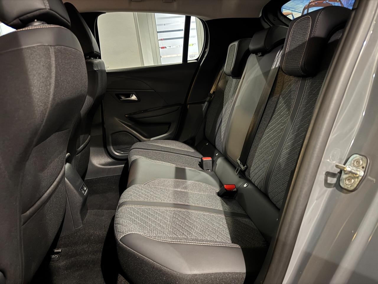 PEUGEOT 208 1.2 PURETECH ALLURE 2025