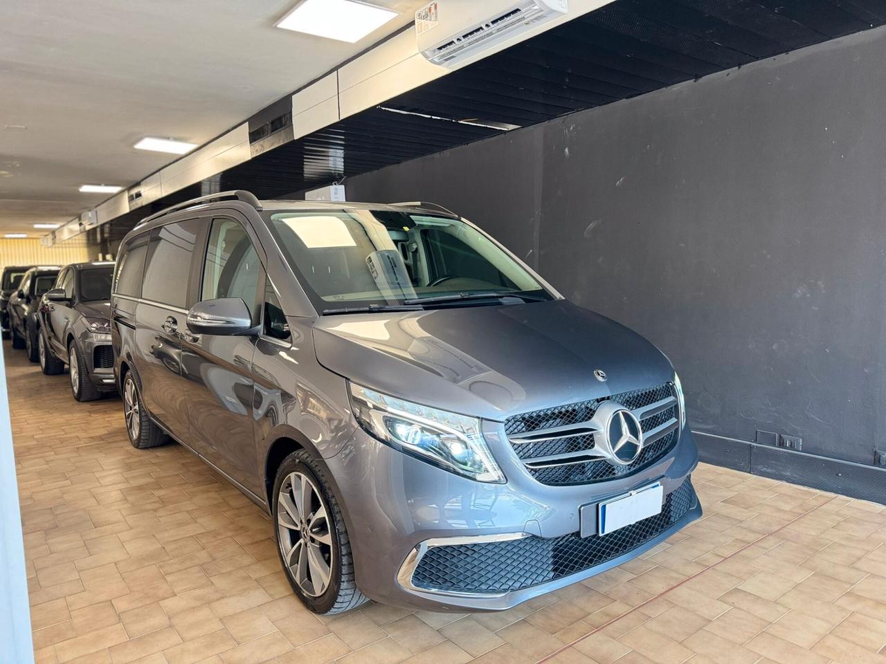 Mercedes-benz V 300 d Automatic 4Matic Premium Long