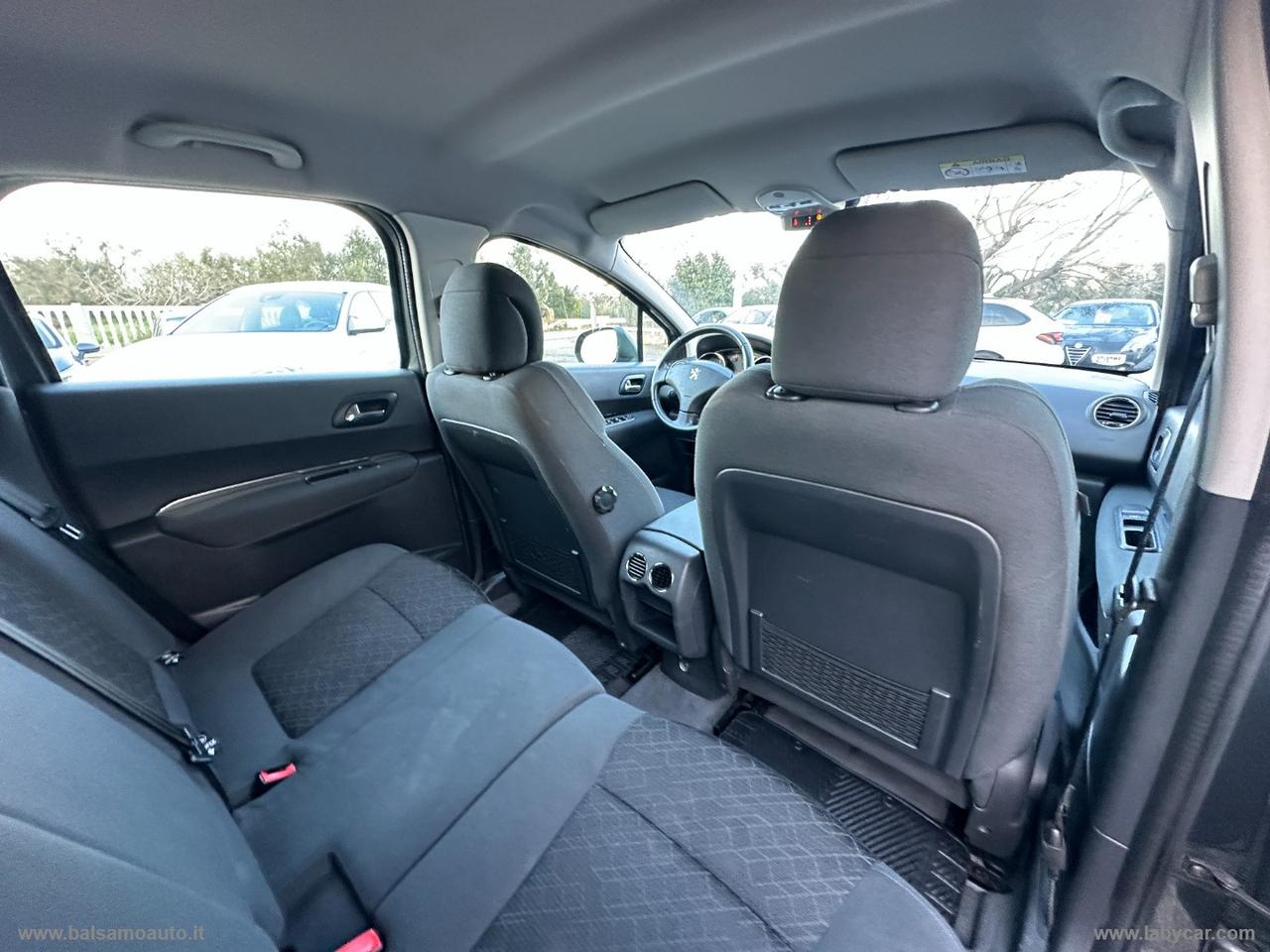 PEUGEOT 3008 1.6 HDi 115 CV Allure