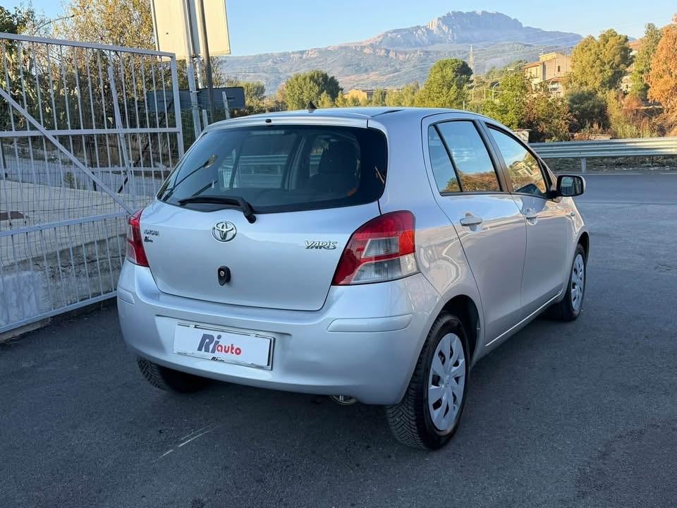 Toyota Yaris 1.0 5 porte Sol