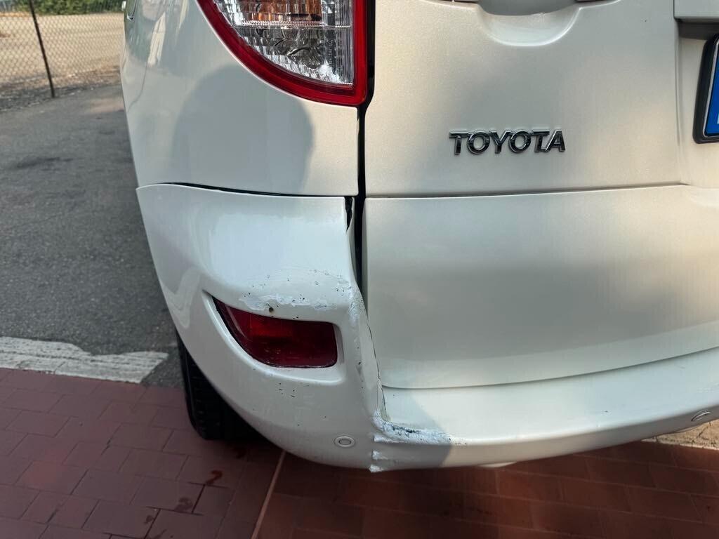 Toyota RAV 4 RAV4 Crossover 2.2 D-4D 150 CV DPF Exclusive