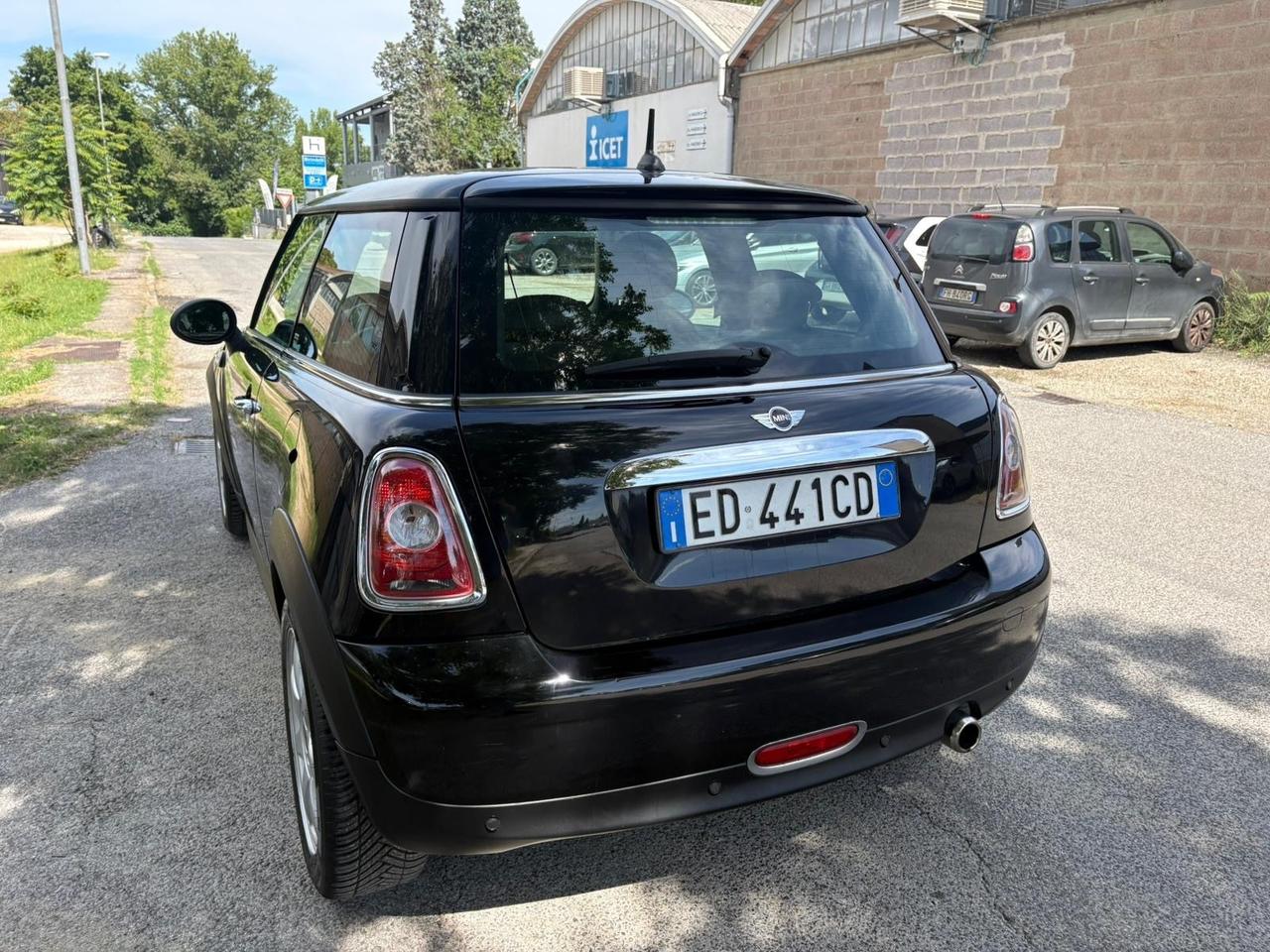 Mini 1.6 benzina 16V One (72kW) 2010 135.000 KM