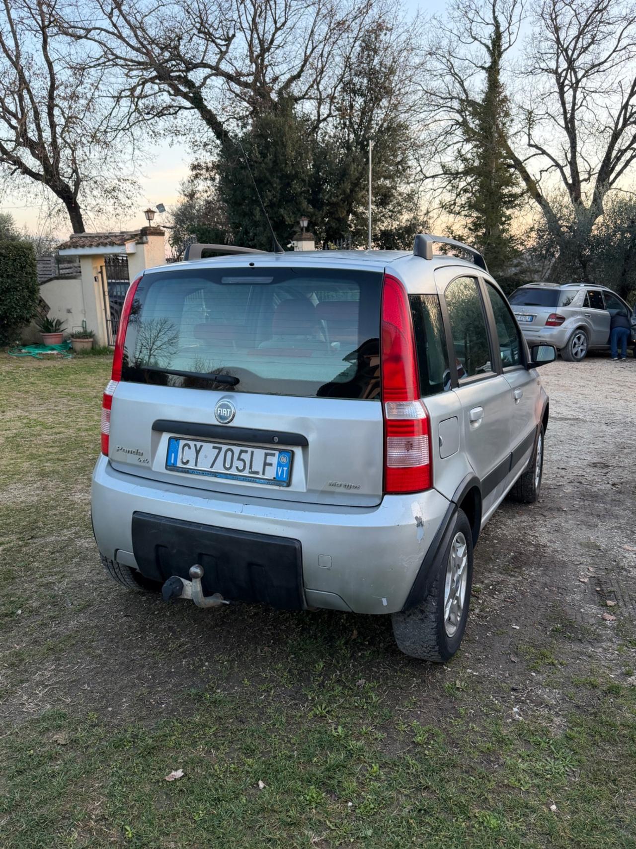Fiat Panda 4x4 multijet climbing