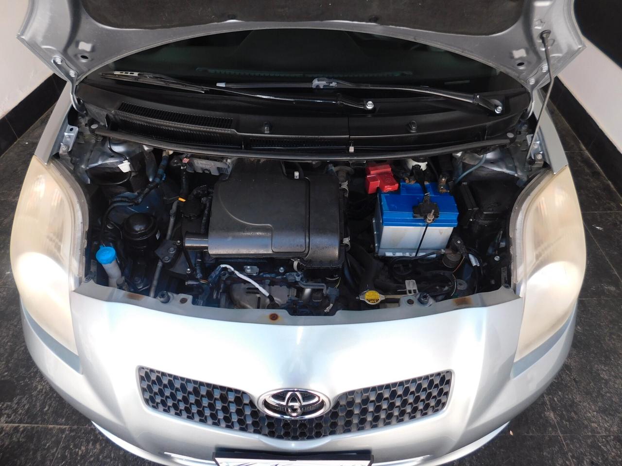 Toyota Yaris 1.0 5 porte Sol