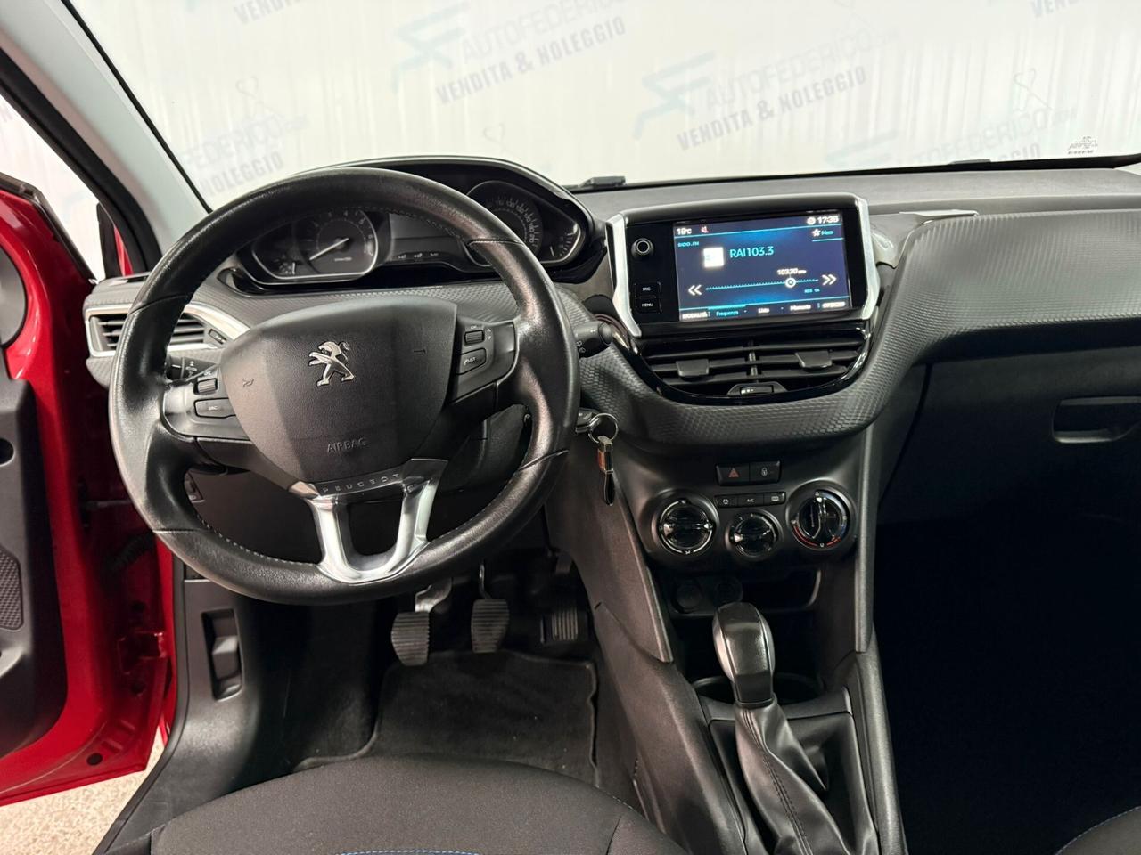 Peugeot 208 PureTech 82cv 5 porte Allure