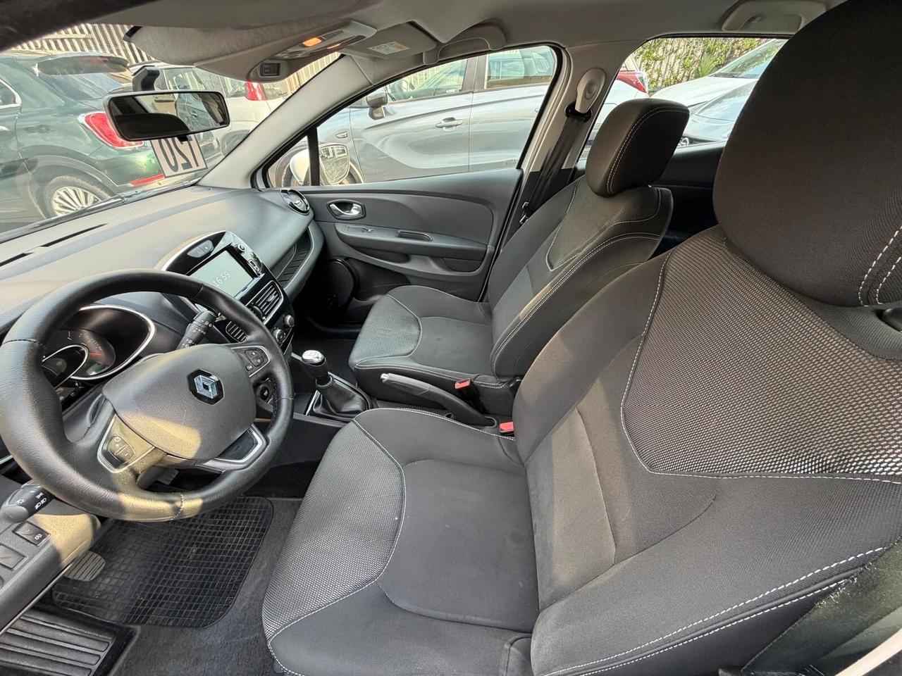 Renault Clio TCe 12V 90 CV GPL 5 porte Moschino Intens