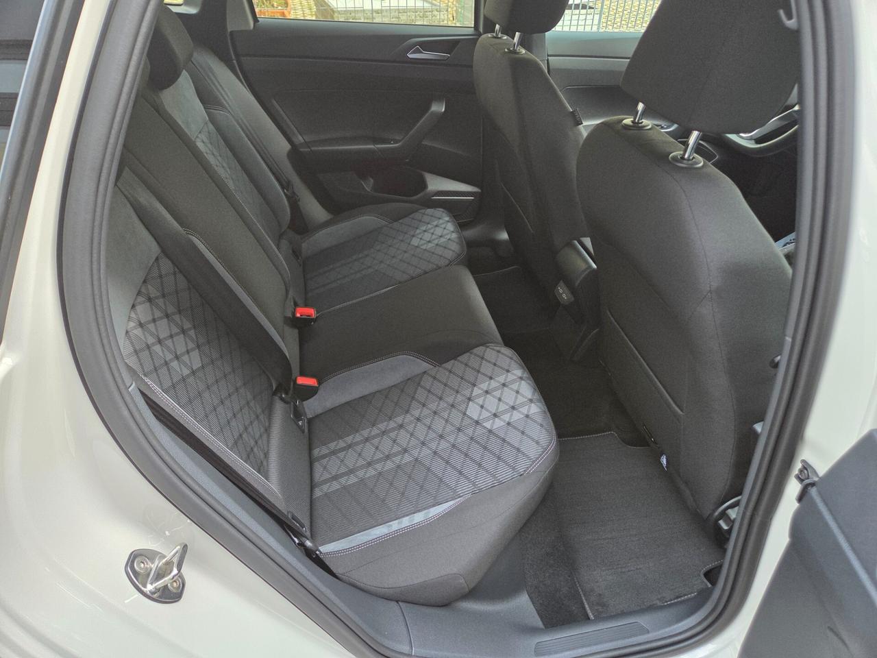 Volkswagen Taigo 1.0 TSI 115 CV DSG R-Line