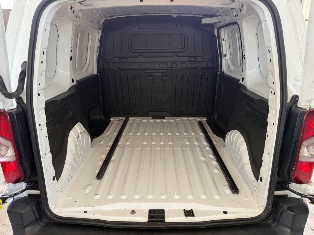 Opel Combo Cargo 1.5 Diesel 130CV S&S AT8 PC 1000kg Edition