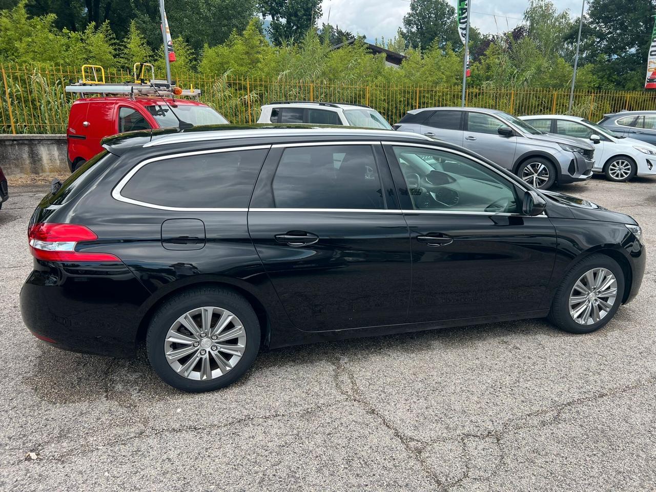 Peugeot 308 BlueHDi 130 S&S Allure