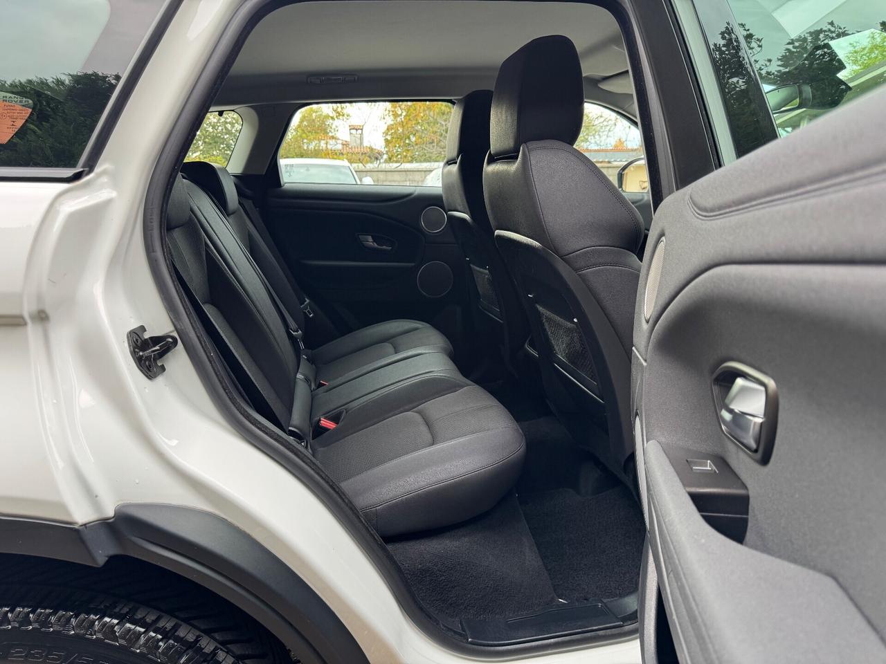 Land Rover Range Evoque 2.0 eD4 5p. SE Black Desing Pack