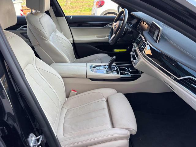 BMW 740 d xDrive Luxury UNICO PROP
