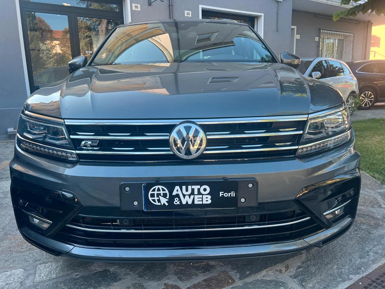 VW TIGUAN 2.0 TDI SCR DSG AD. BlueM. Techn. R-LINE PACK