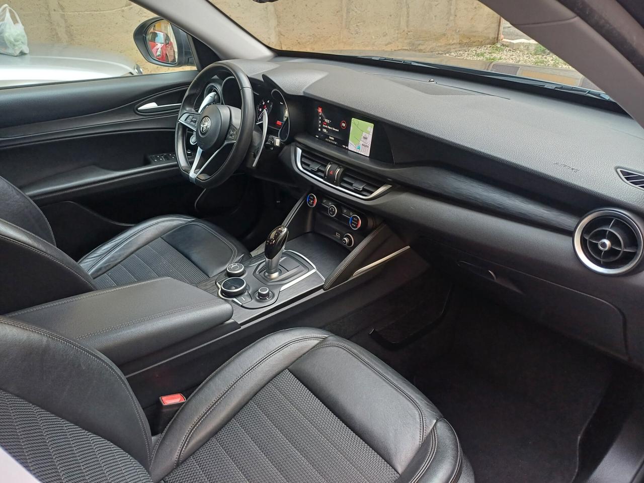 Alfa Romeo Stelvio 2.2 Turbodiesel 180 CV AT8 RWD Executive