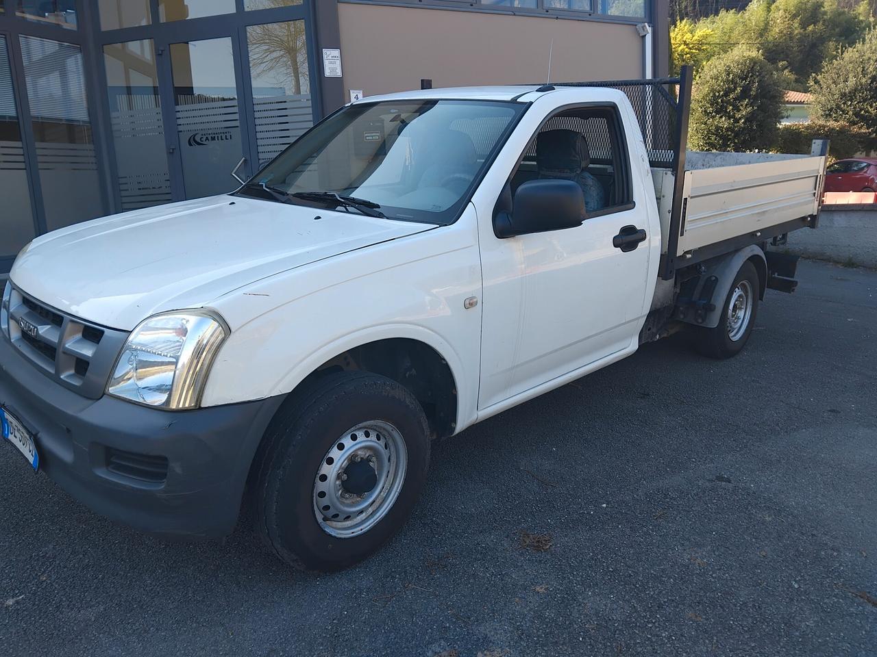 Isuzu d max ribaltabile e gancio traino
