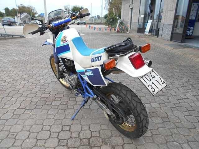 Suzuki DR 600