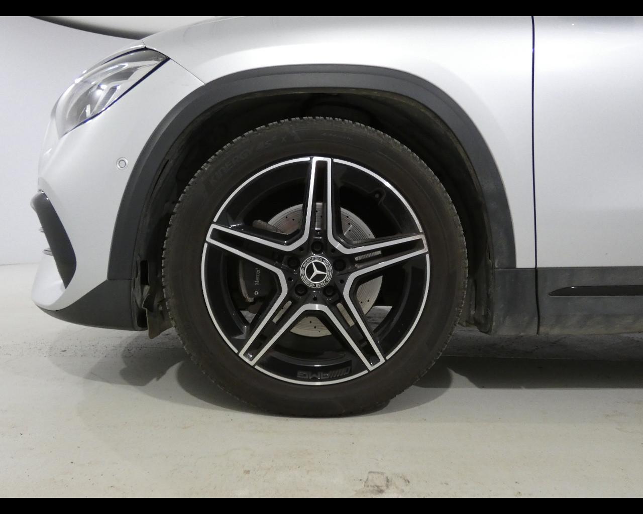 Mercedes-Benz GLA (H247) - GLA 200 d Automatic Premium