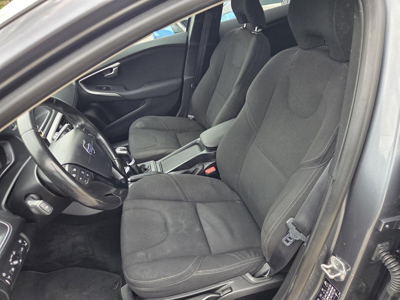 VOLVO V40 1.6 DIESEL DEL 2015 CON 130.000KM