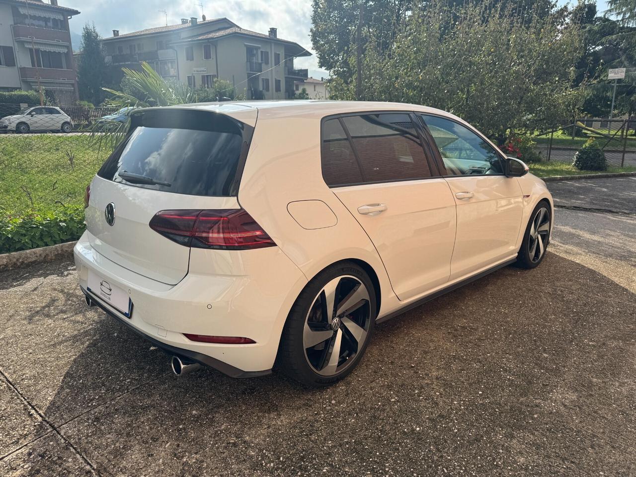 Volkswagen Golf GTI Performance 2.0 245 CV TSI DSG