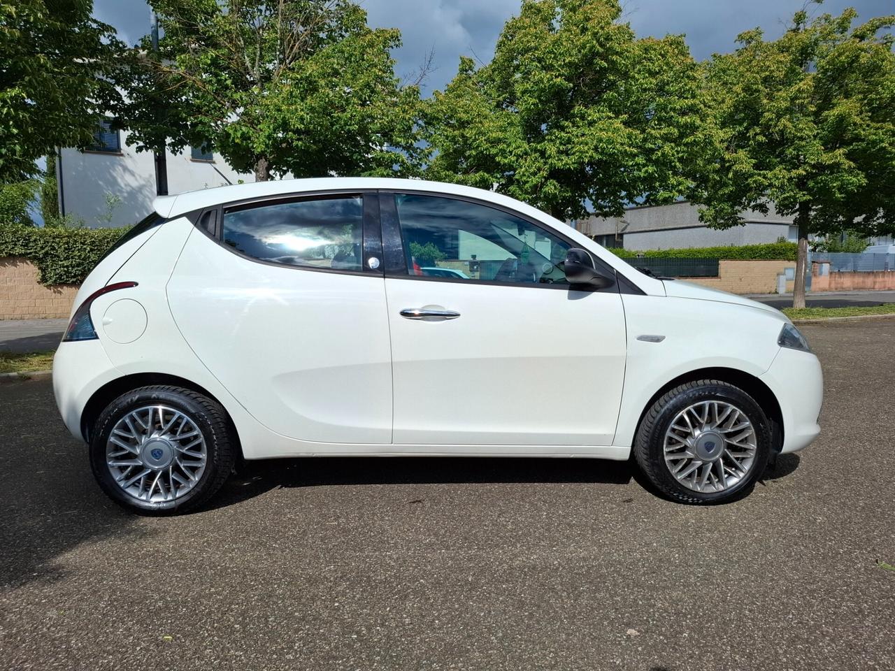 Lancia Ypsilon 1.2 69 CV 5 porte GPL Ecochic Gold