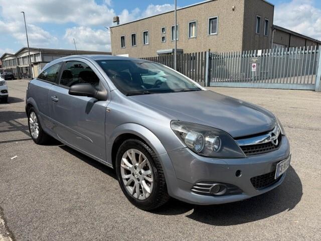 Opel Astra 1.4i 16V cat 3 porte adatta a neopatentati