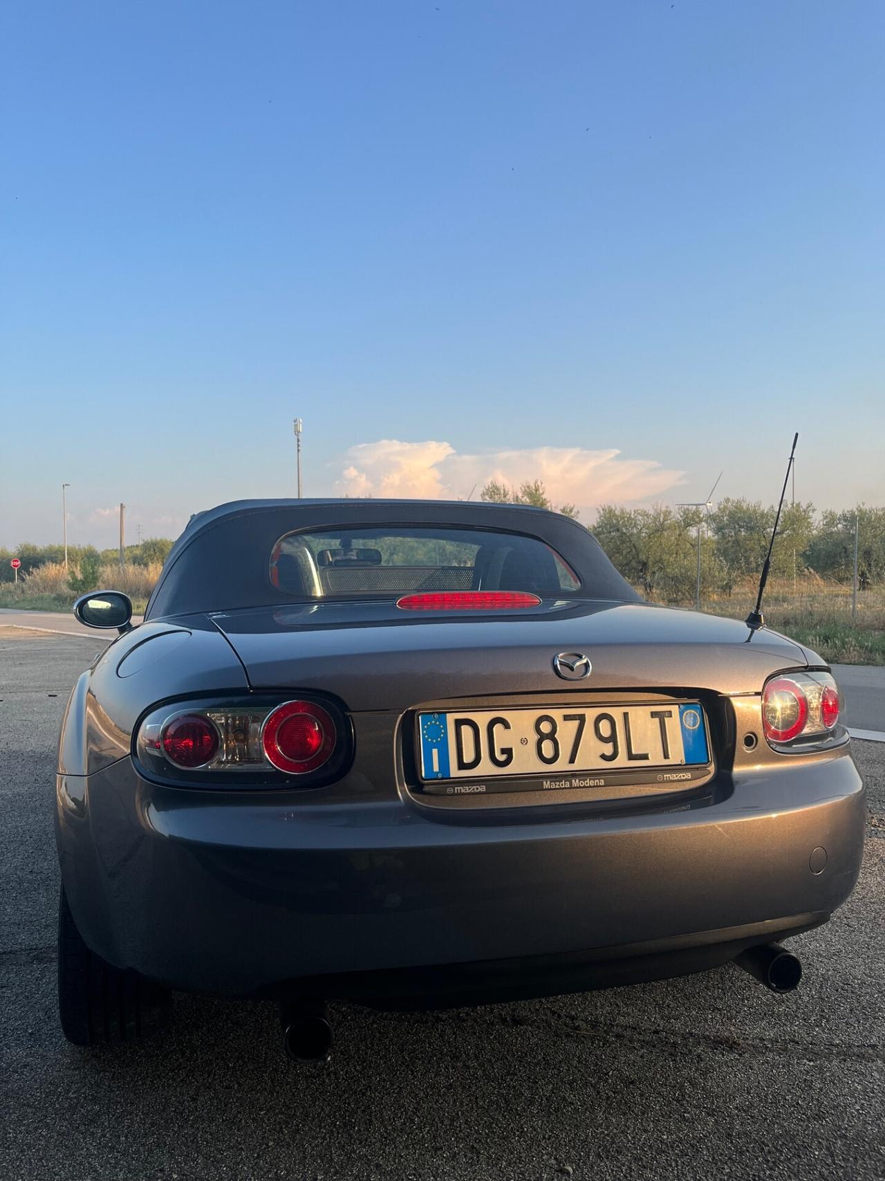 Mazda MX-5 Roadster 1.8L 16V Earth