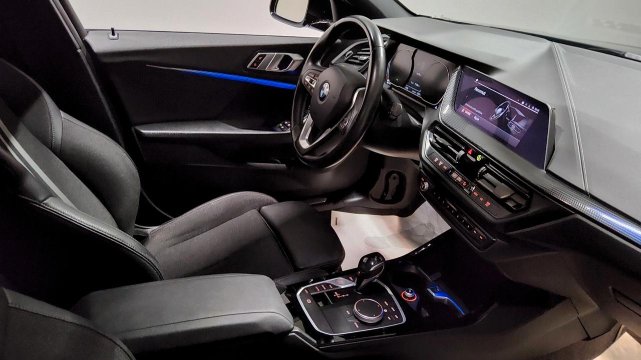 Bmw 118 118d 5p. Msport