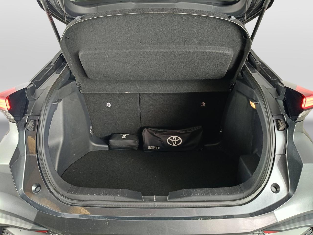 TOYOTA C-HR II 2023 - C-HR 2.0 hev Trend fwd e-cvt